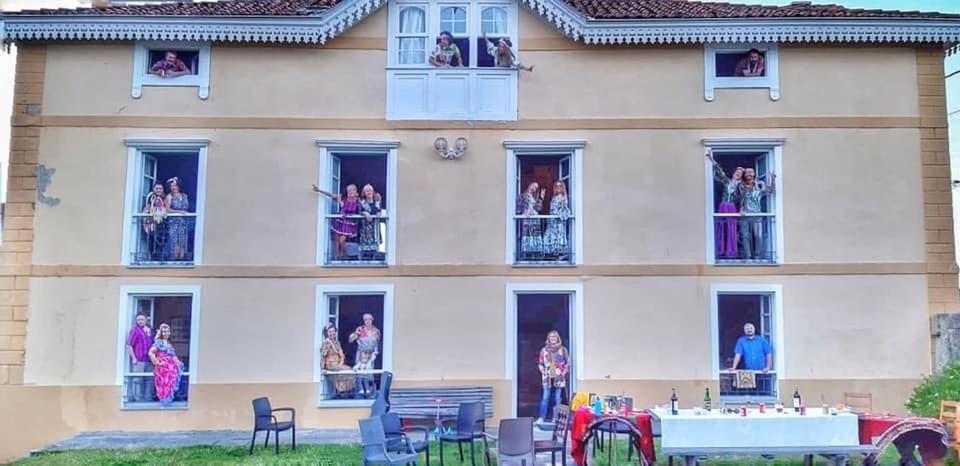 La Cochera de Somao, casona de tipología indiana Somado Exterior foto