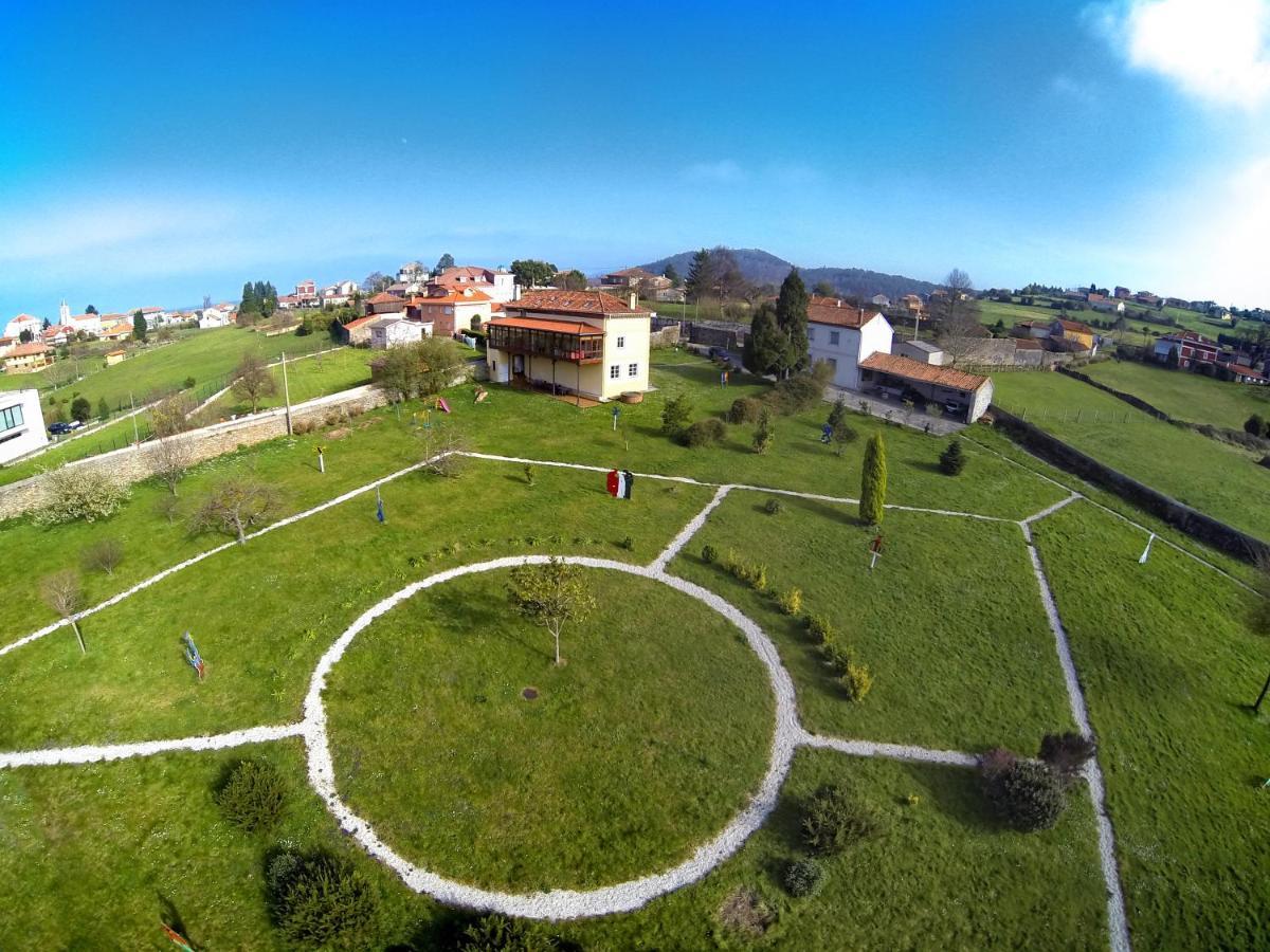 La Cochera de Somao, casona de tipología indiana Somado Exterior foto